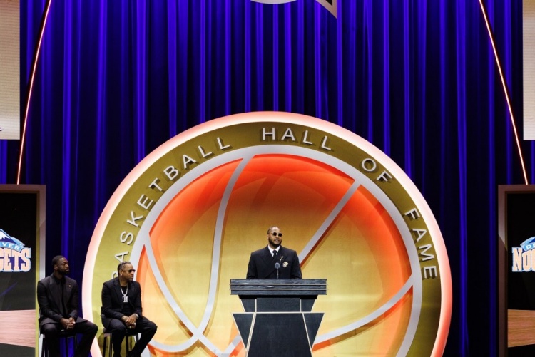 开云app下载-韦德致敬瓜哥：或许生来背负磨难 但你用坚持书写了胜利的篇章！