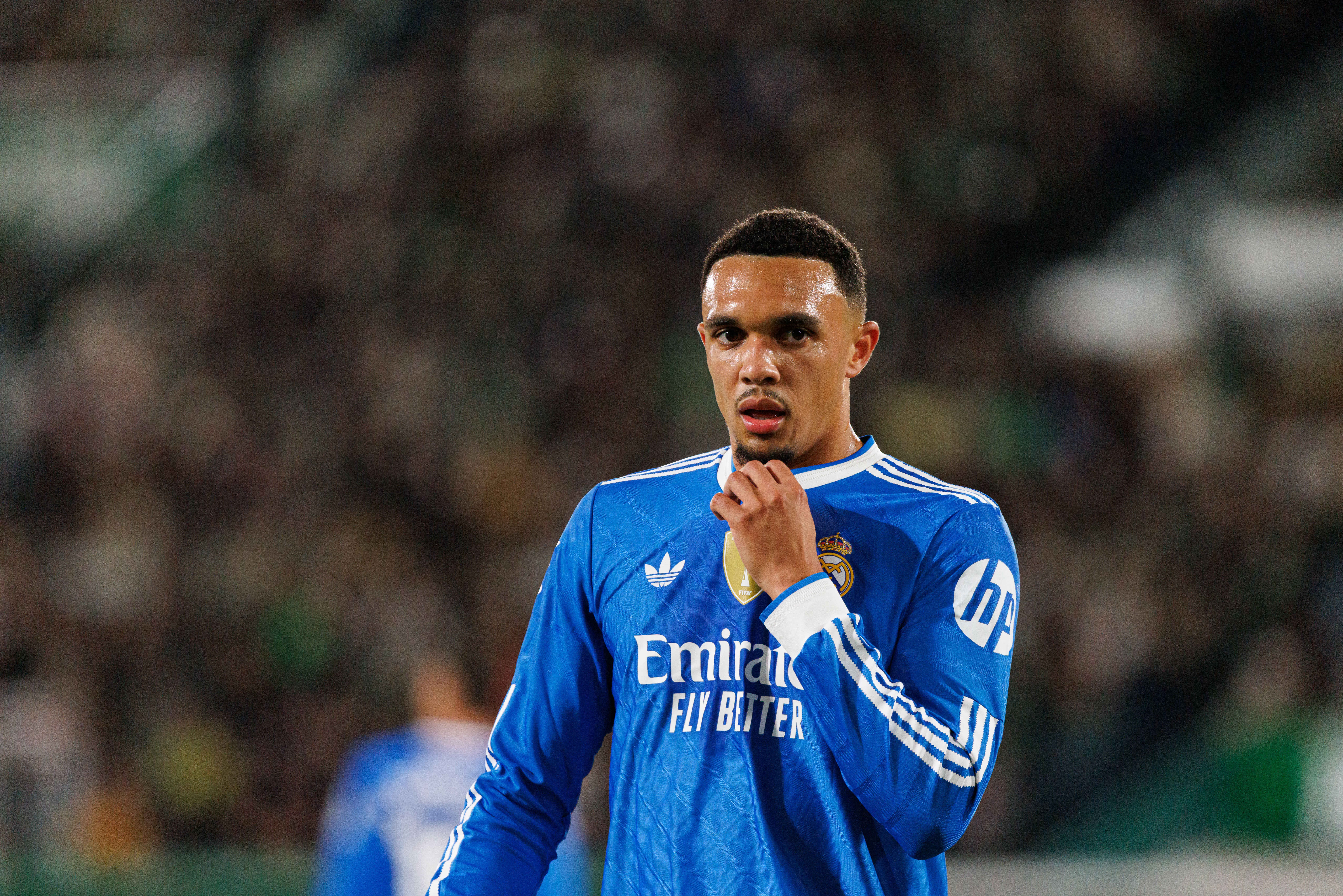 开云app下载-阿诺德在皇马没有未来?邮报辟谣:阿韦洛亚没有要求他离队