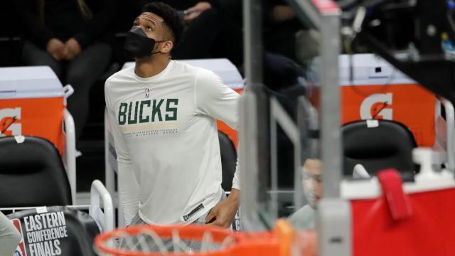 无缘登场仍是领袖 字母哥因伤缺席仍能帮助球队